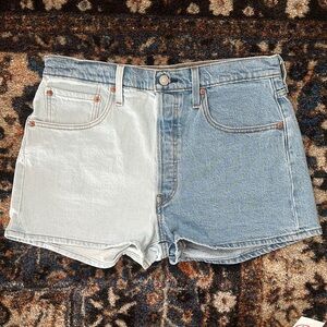 Levi’s Two Tone 501 Jean Short size 32
